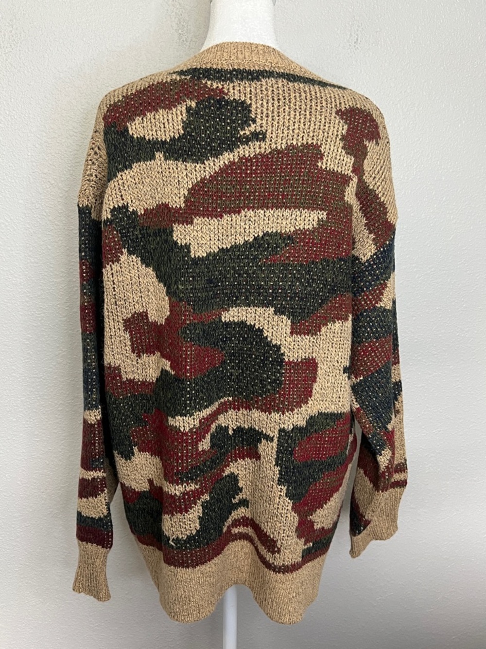 &merci Camouflage Sweater Tan/Red/Green Size Medium - Picture 3 of 7